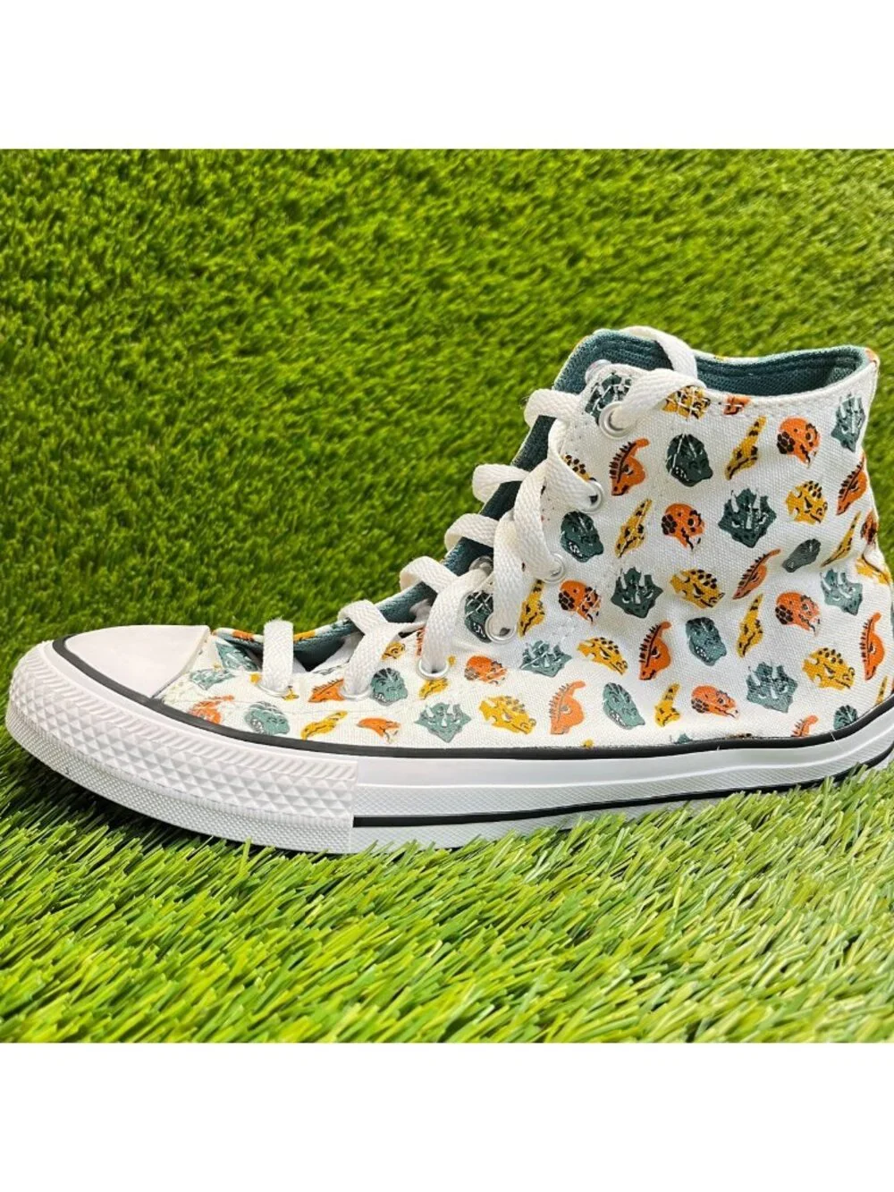 Converse Chuck Taylor All Star High Boys Size 6Y White Athletic Shoes Sneakers